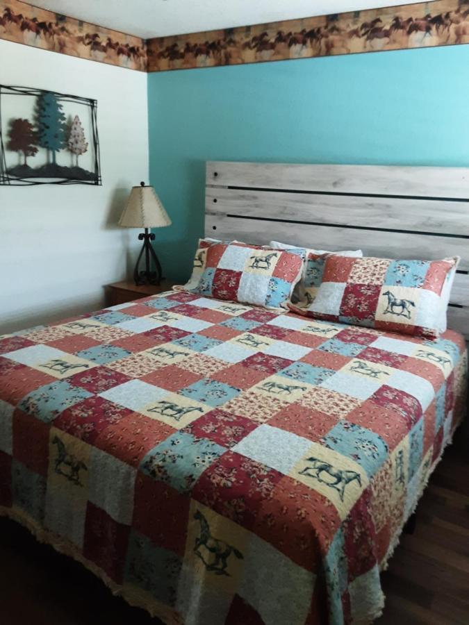 Horseshoe Riverside Lodge Canyon Lake Εξωτερικό φωτογραφία