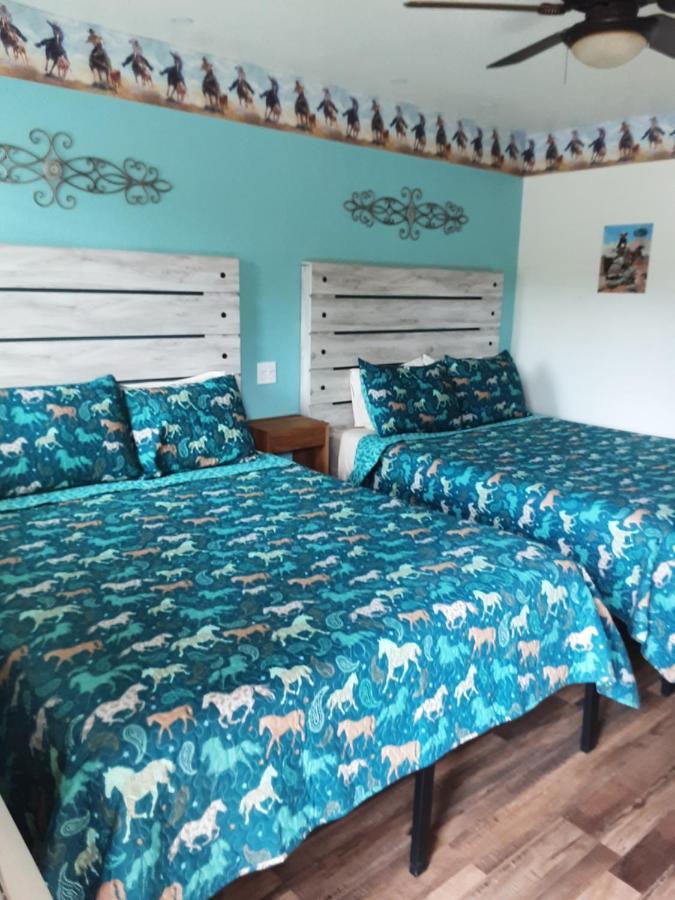 Horseshoe Riverside Lodge Canyon Lake Εξωτερικό φωτογραφία