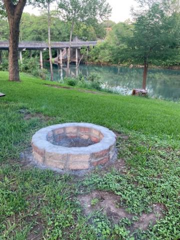 Horseshoe Riverside Lodge Canyon Lake Εξωτερικό φωτογραφία