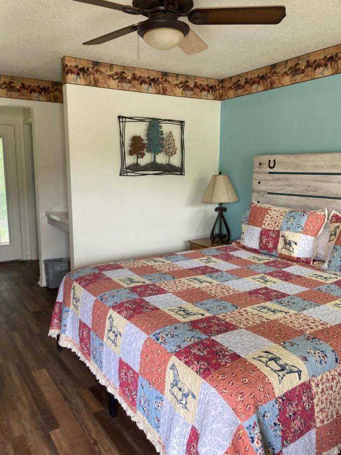 Horseshoe Riverside Lodge Canyon Lake Εξωτερικό φωτογραφία