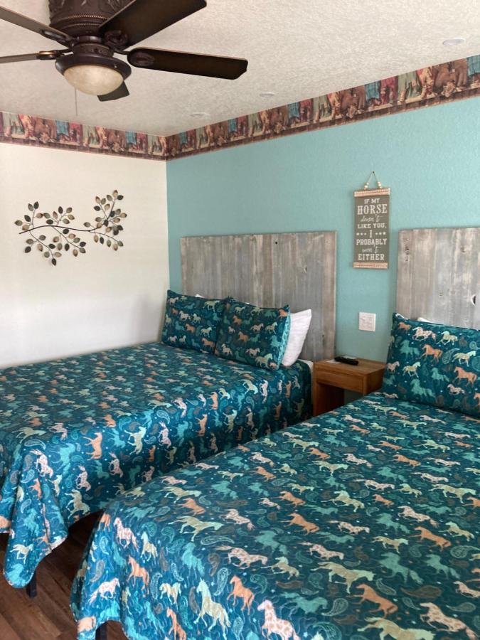 Horseshoe Riverside Lodge Canyon Lake Εξωτερικό φωτογραφία