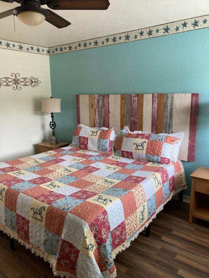 Horseshoe Riverside Lodge Canyon Lake Εξωτερικό φωτογραφία