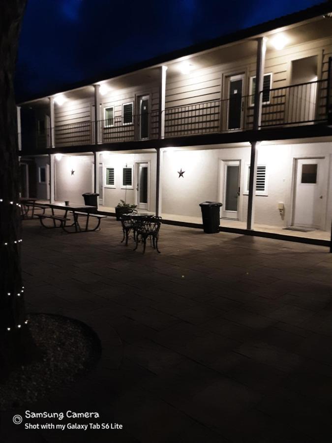 Horseshoe Riverside Lodge Canyon Lake Εξωτερικό φωτογραφία