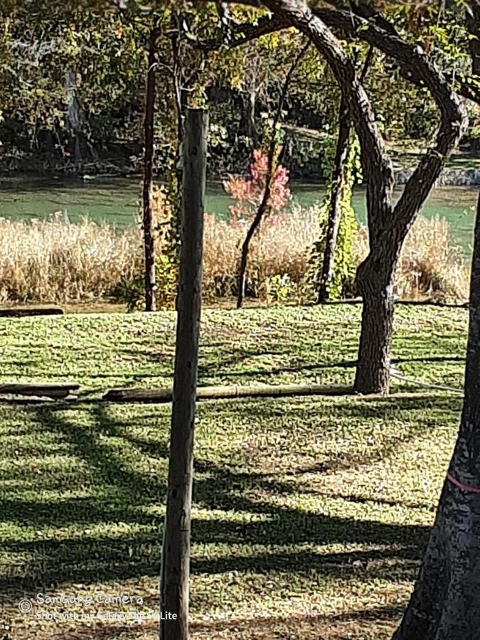Horseshoe Riverside Lodge Canyon Lake Εξωτερικό φωτογραφία