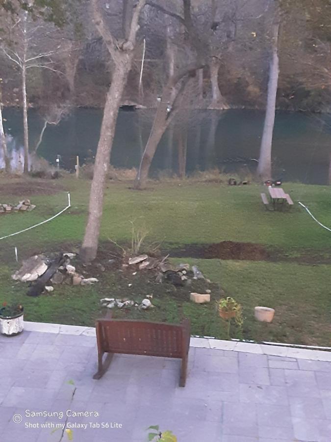 Horseshoe Riverside Lodge Canyon Lake Εξωτερικό φωτογραφία