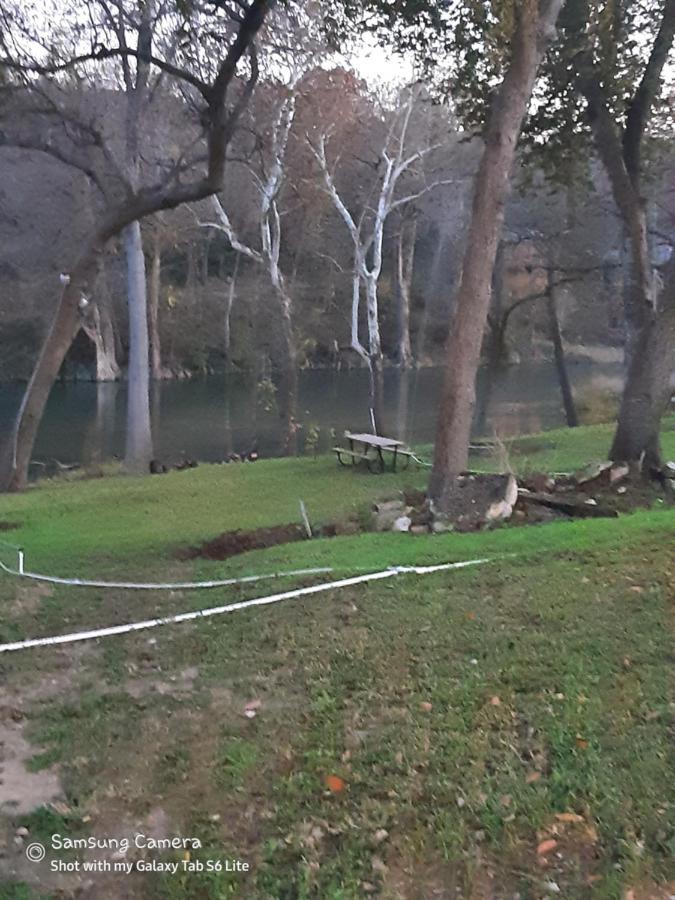 Horseshoe Riverside Lodge Canyon Lake Εξωτερικό φωτογραφία