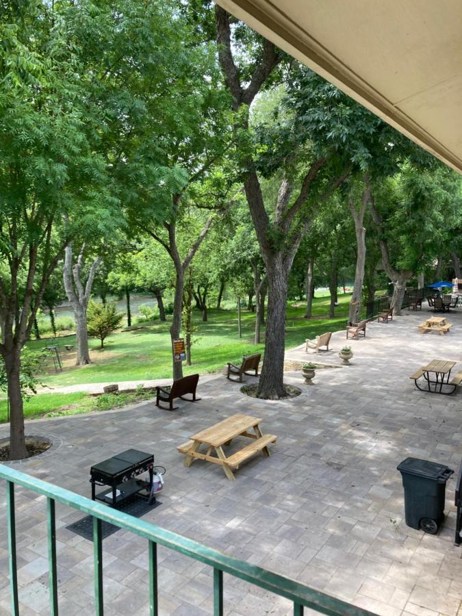 Horseshoe Riverside Lodge Canyon Lake Εξωτερικό φωτογραφία