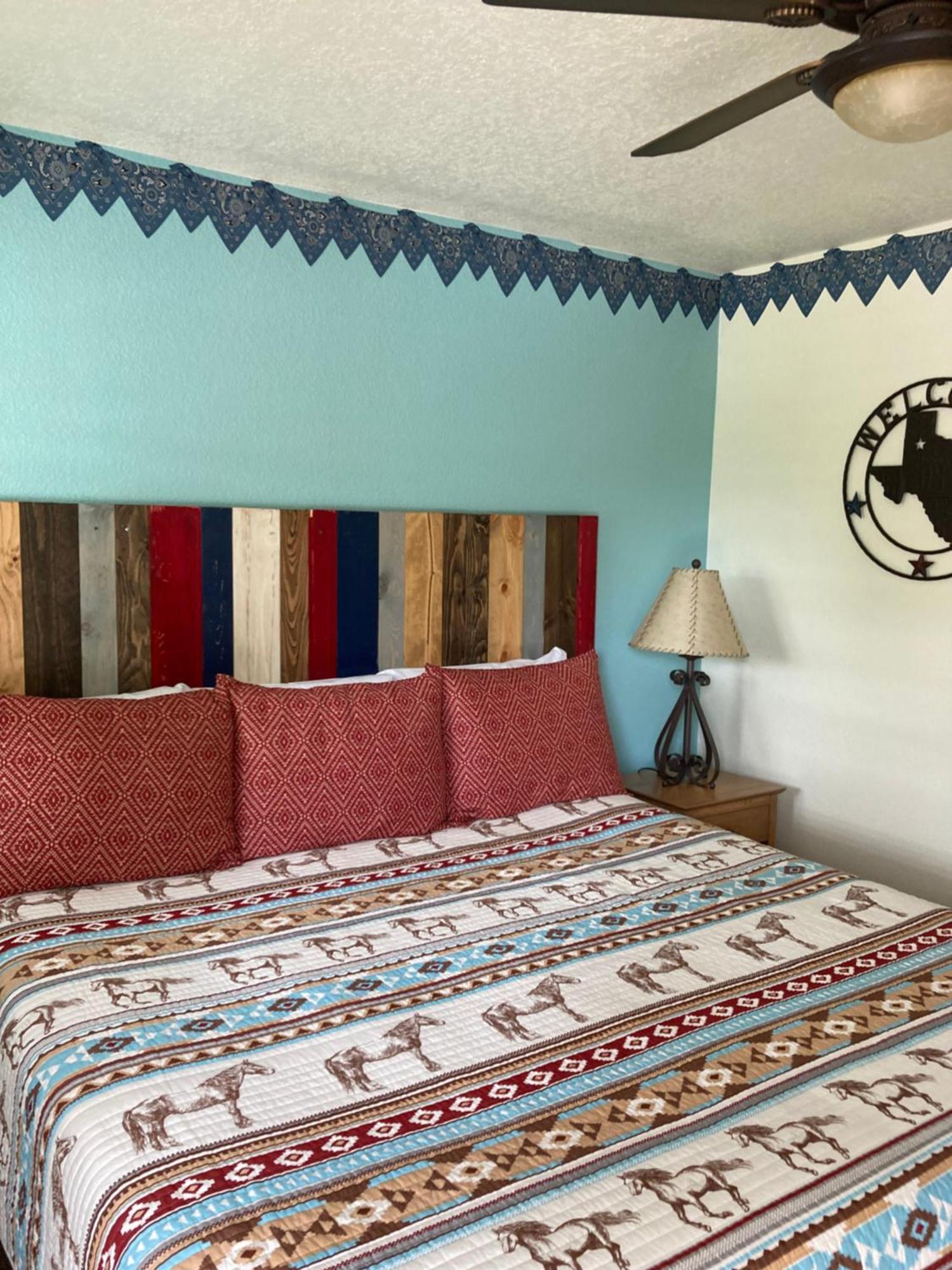 Horseshoe Riverside Lodge Canyon Lake Εξωτερικό φωτογραφία